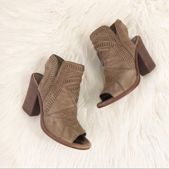 vince camuto karinta block heel bootie
